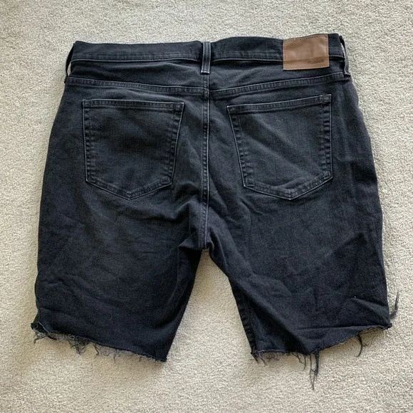 Madewell 9" Denim Shorts‎ in Everton Wash Mens 36 Black Raw Hem Summer Outdoor - Picture 2 of 12